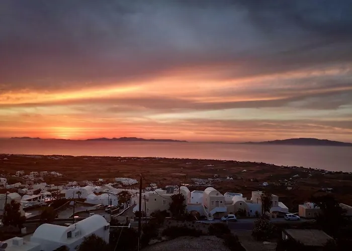 Sunset Paradise Daire Oia